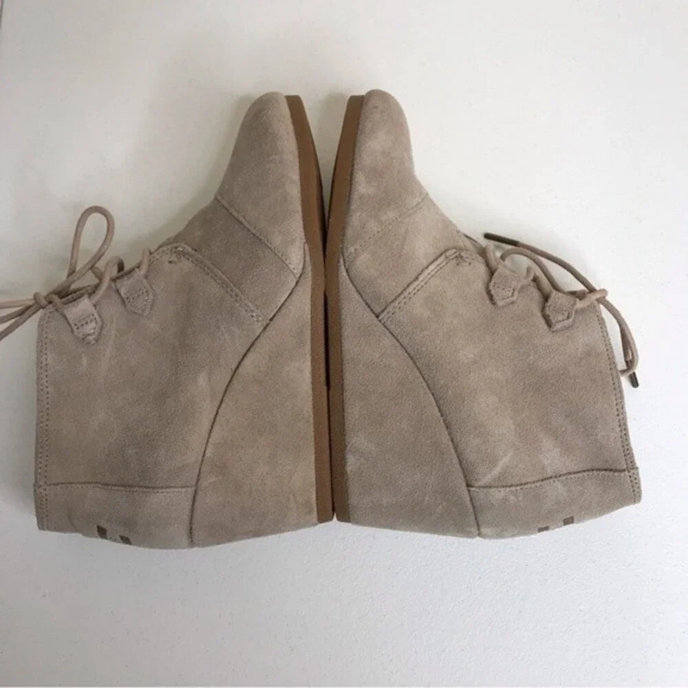 Toms Kala Faux Suede Wedge Heel Lace Up Ankle Bootie Tan Taupe Womens Size 9
